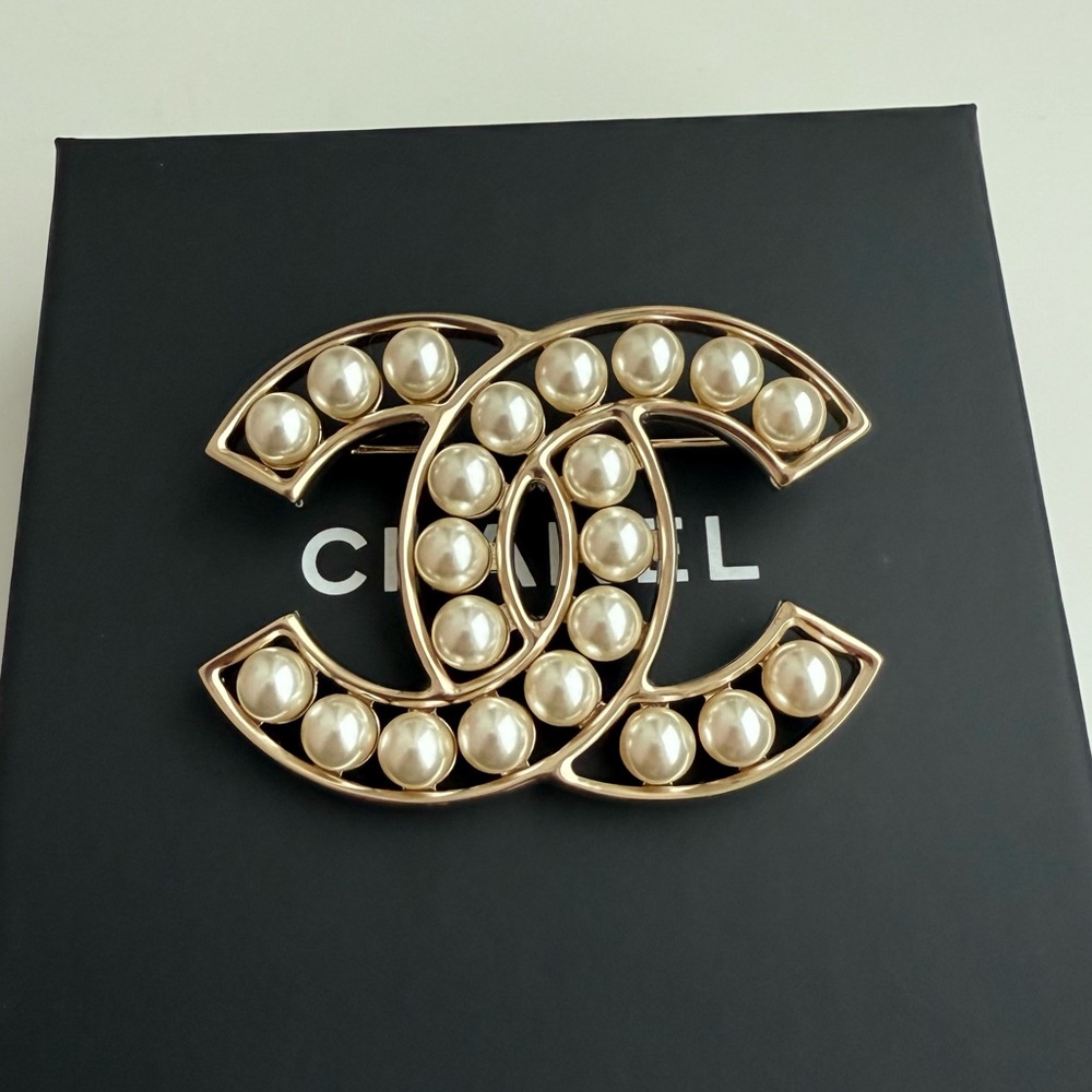 Chanel Pearl CC Gold Brooch